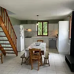 Sejour A La Campagne Dans Un Domaine De 4 Vakantiehuis *