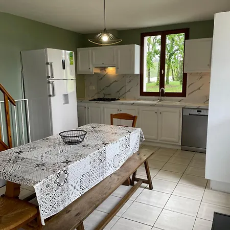 Sejour A La Campagne Dans Un Domaine De 4 * Boulazac Isle Manoire