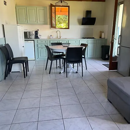 Sejour A La Campagne Dans Un Domaine De 4 Prázdninový dům