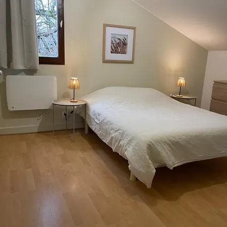 Sejour A La Campagne Dans Un Domaine De 4 *